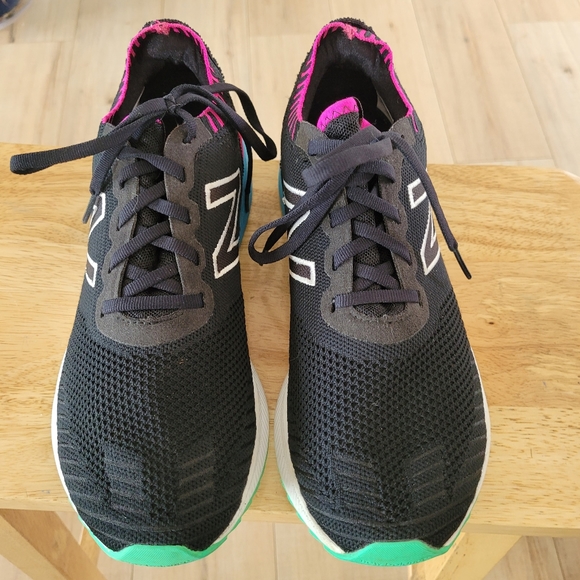 New Balance Fuelcell Women's Runners - Picture 2 of 3